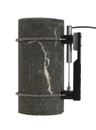 [WILLE-ROCK-ON-SPECIMEN-MEAS-T441402] Medicion de deformacion de roca en los especificaciones